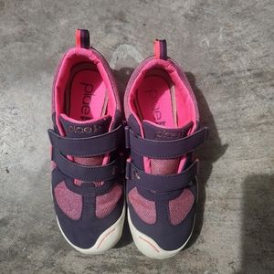 Girls Size 3 Plae Waterproof Shoes